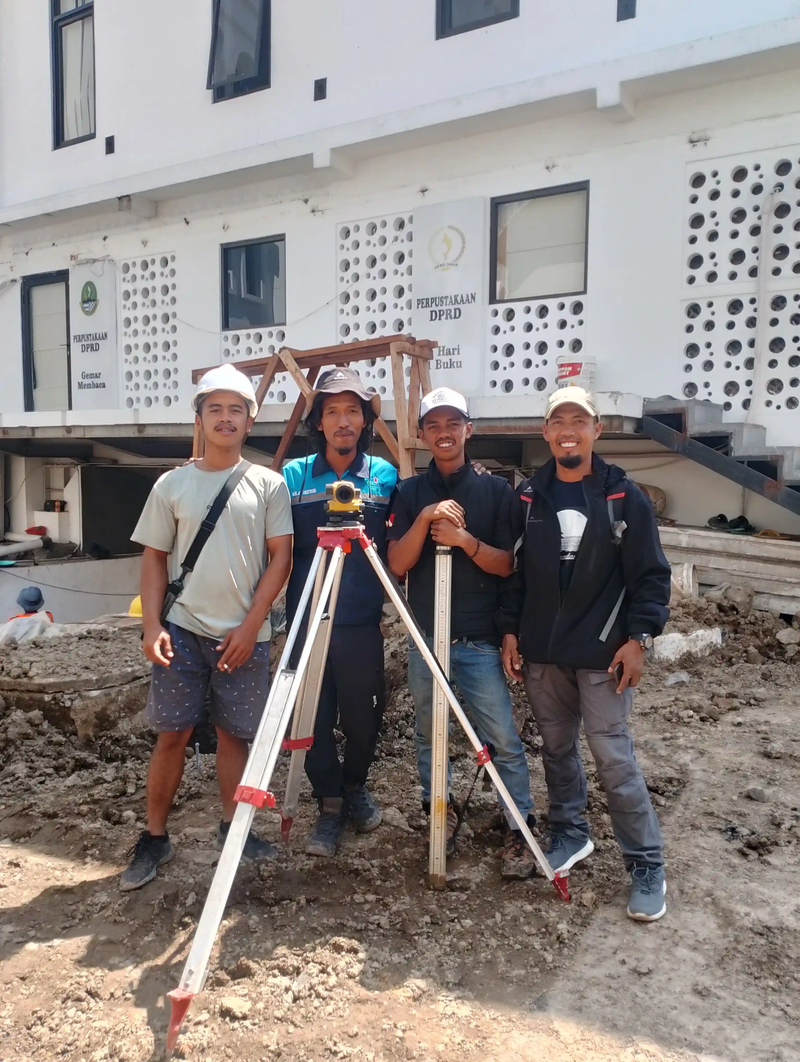 Jasa leveling dan pengukuran lahan proyek 5