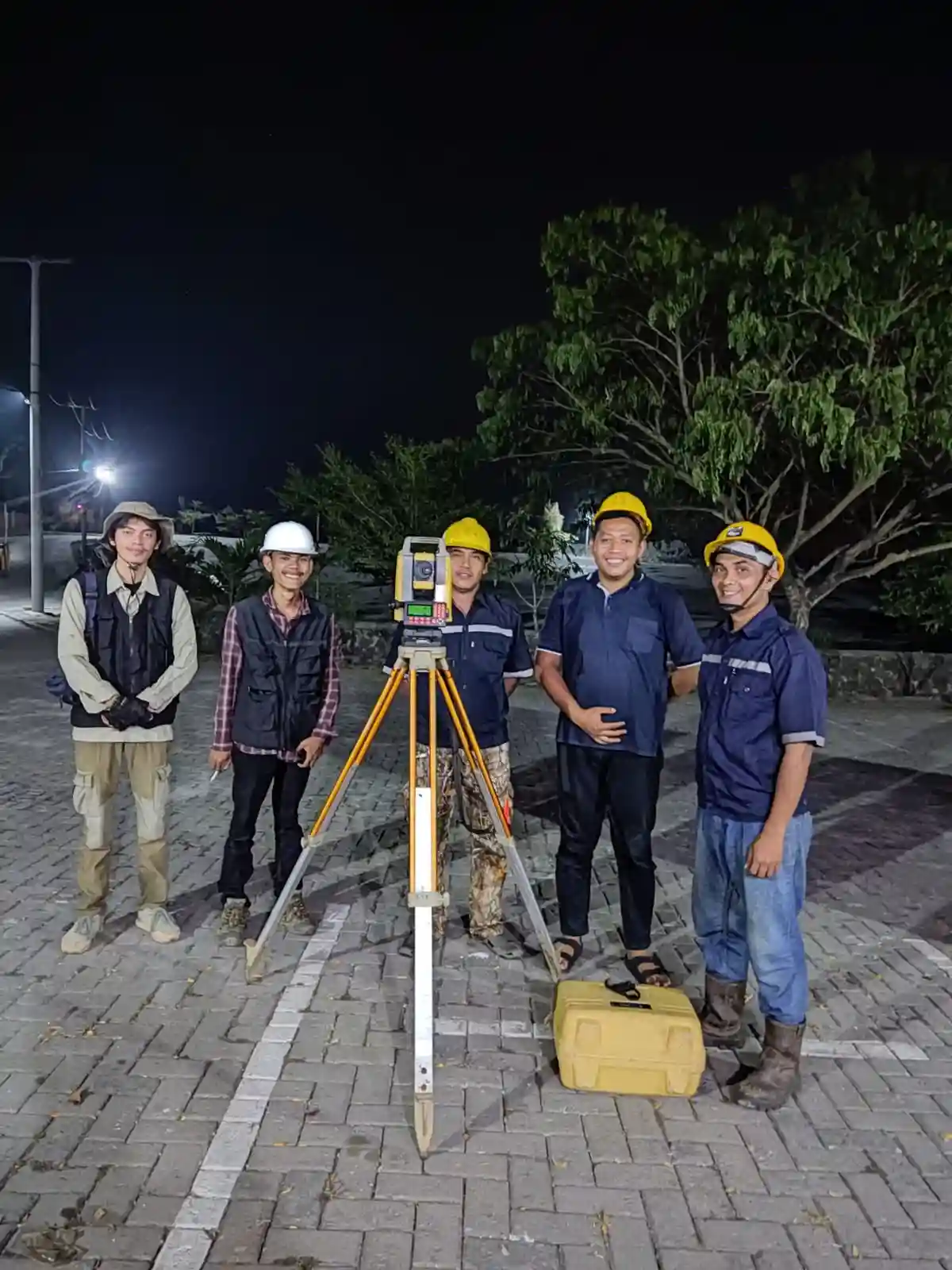 Pengukuran topografi untuk proyek pembangunan 7